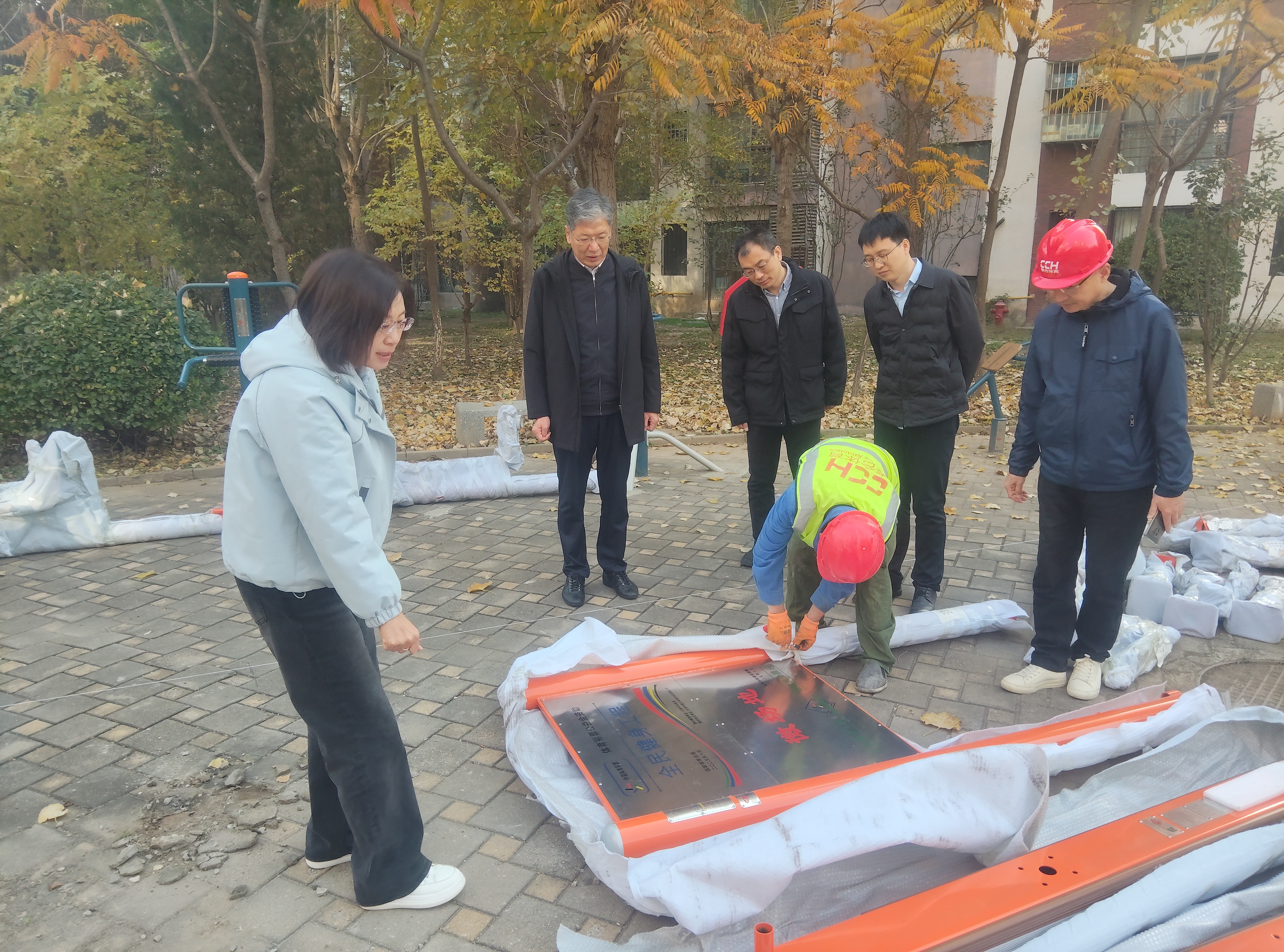 20251127严督实导保质量精耕细作铸精品——隆兴集团全力护航春合室外健身器材安装项目(17) 20251127严督实导保质量精耕细作铸精品——隆兴集团全力护航春合室外健身器材安装项目(17)